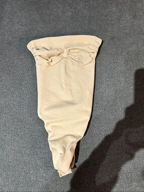 SKIMS- NEW, never worn- Clay Shape wear Bodysuit- XS